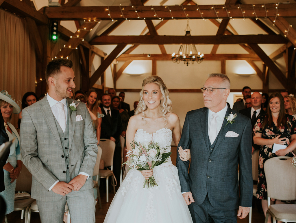 A Classic Late-Summer Wedding at Sandhole Oak Barn