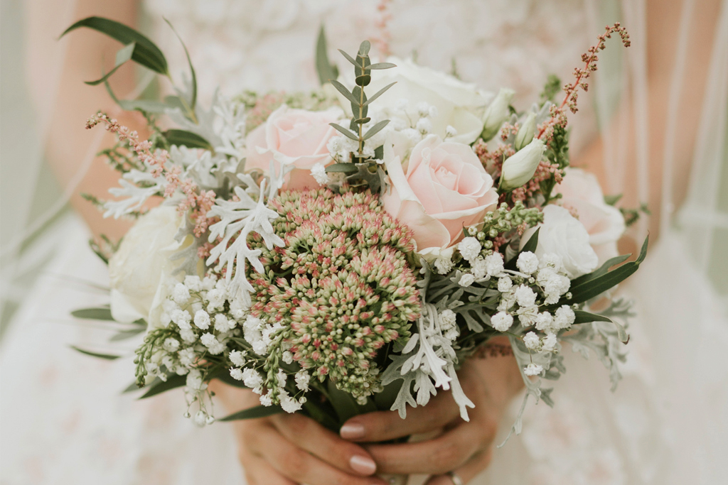 A Classic Late-Summer Wedding at Sandhole Oak Barn