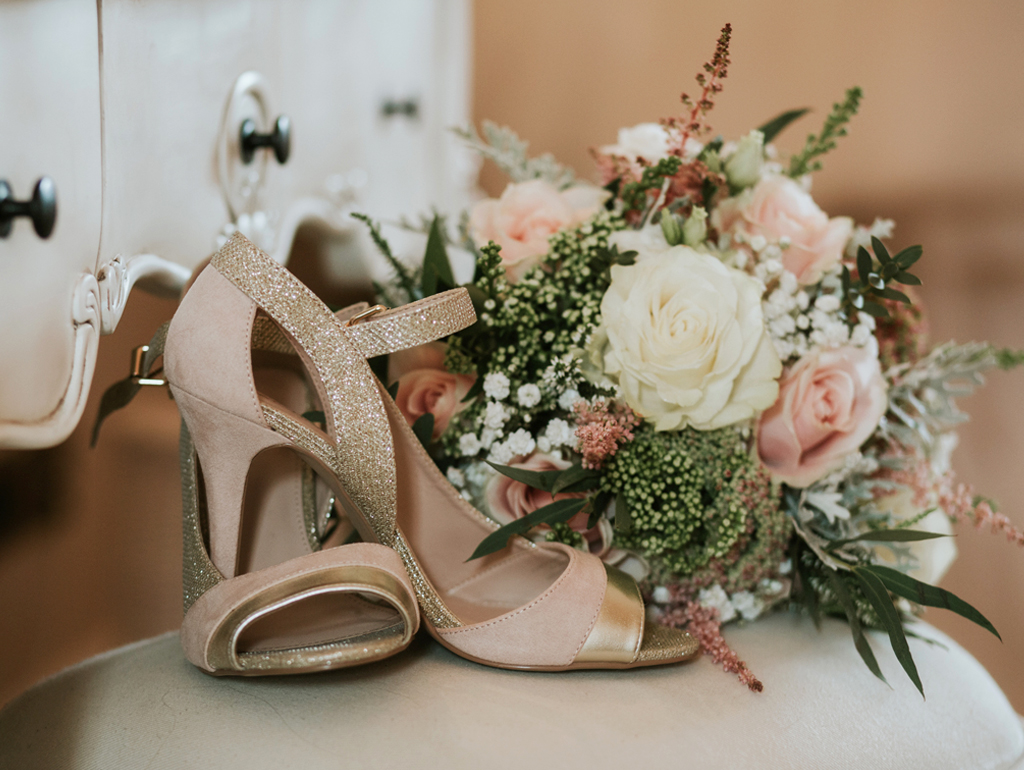 A Classic Late-Summer Wedding at Sandhole Oak Barn