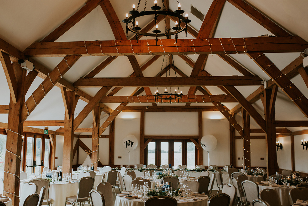 A Classic Late-Summer Wedding at Sandhole Oak Barn