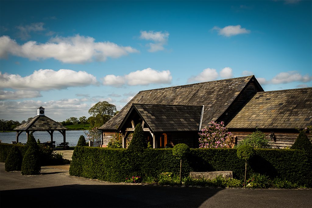 Your Spring Wedding at Sandhole Oak Barn