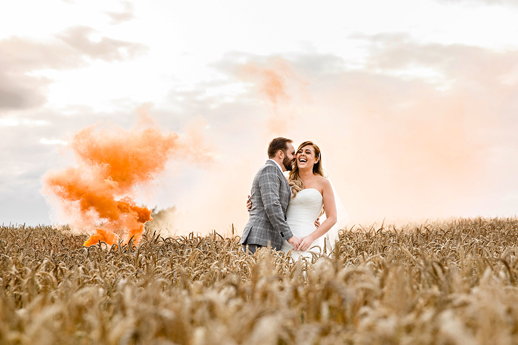 Sandhole Oak Barn near Manchester offers lots of amazing wedding photo opportunities