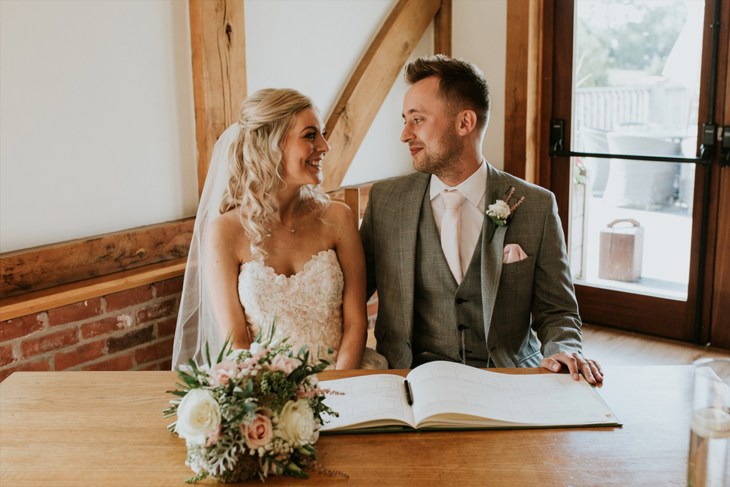 A Classic Late-Summer Wedding at Sandhole Oak Barn