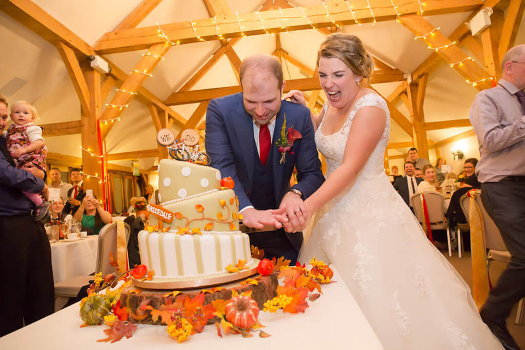 wedding cake sandhole oak barn wedding venues cheshire