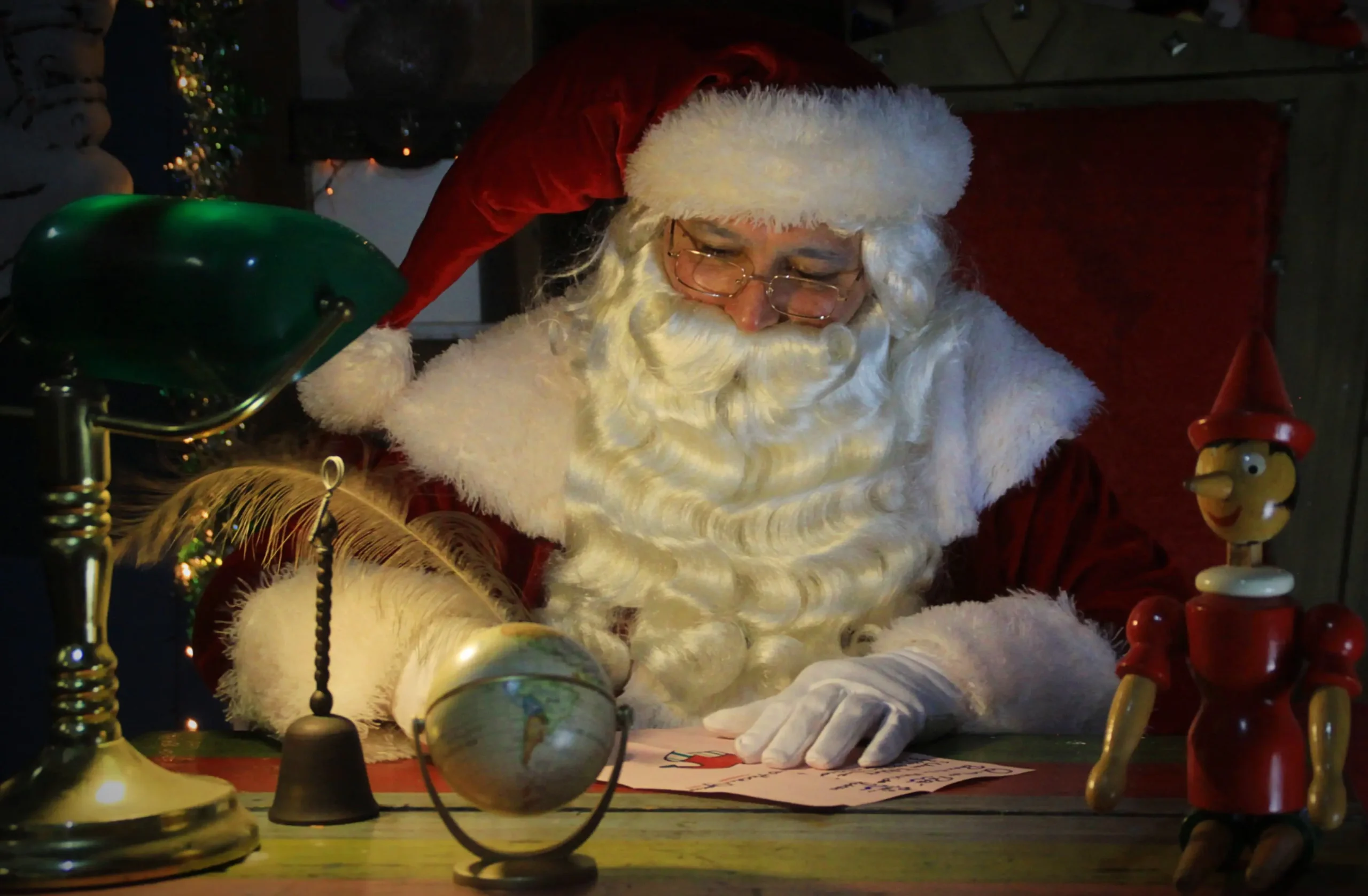 sandhole-oak-barn-father christmas